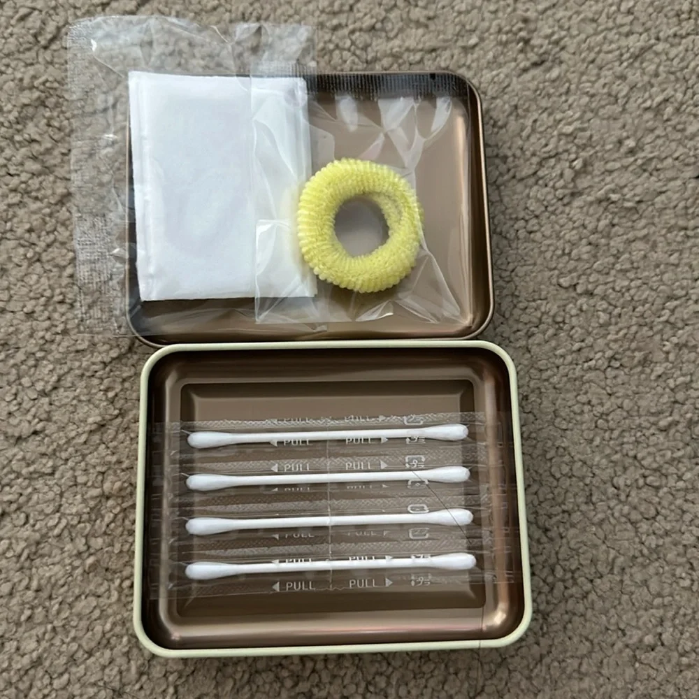 💜5 for $25 New! Tokyo Disneyland hotel amenity kit with tin